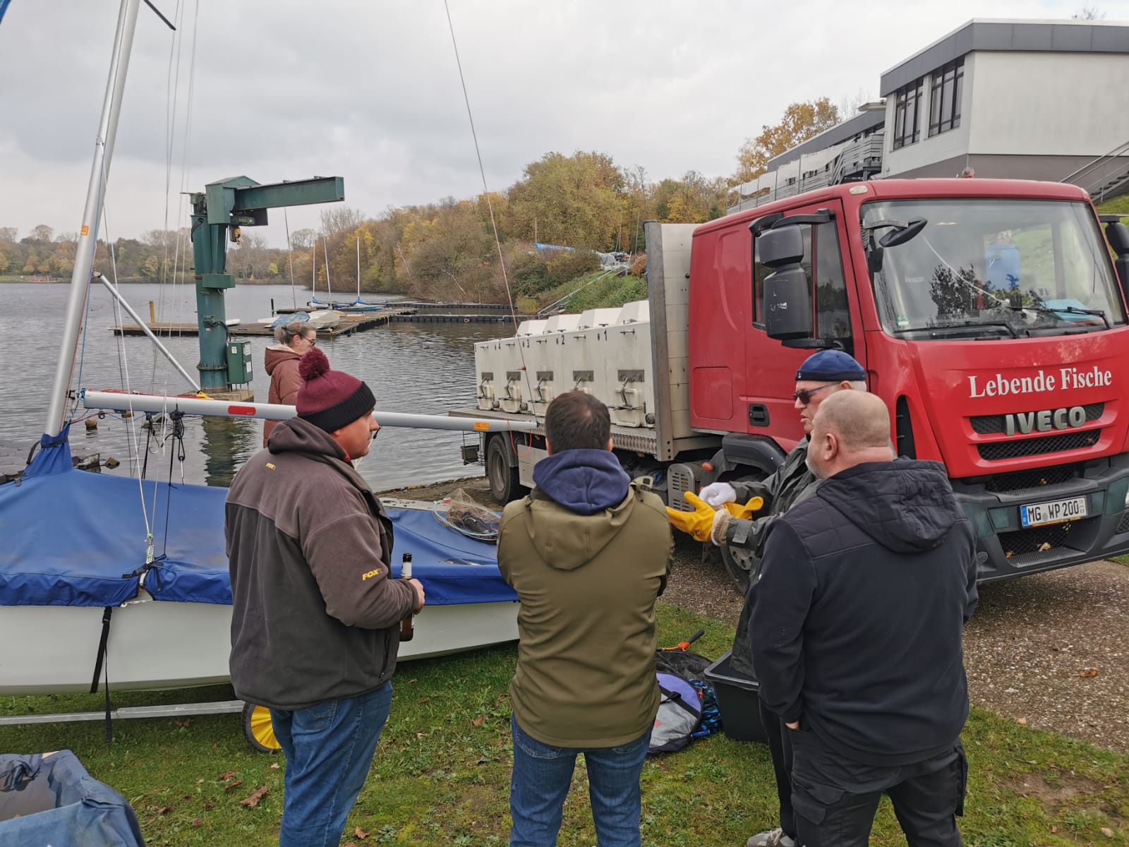 Fischbesatz am Toeppersee